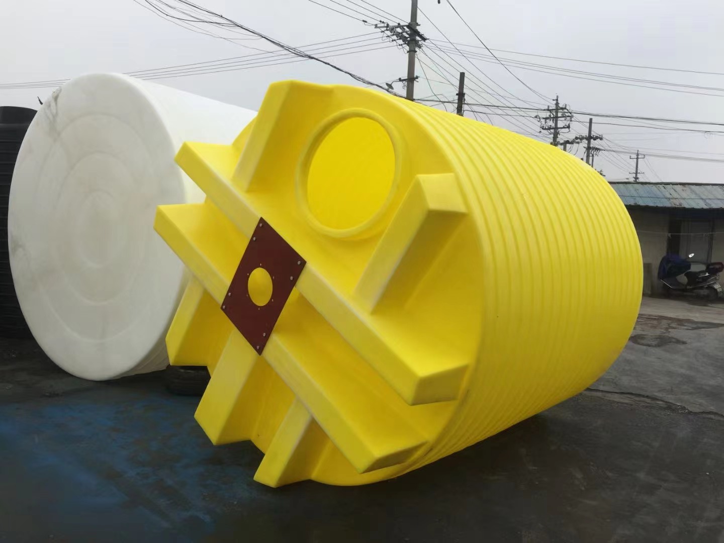 附近塑料容器加工廠(chǎng)地址在哪里？誰(shuí)知道附近塑料水箱容器地址電話(huà)？